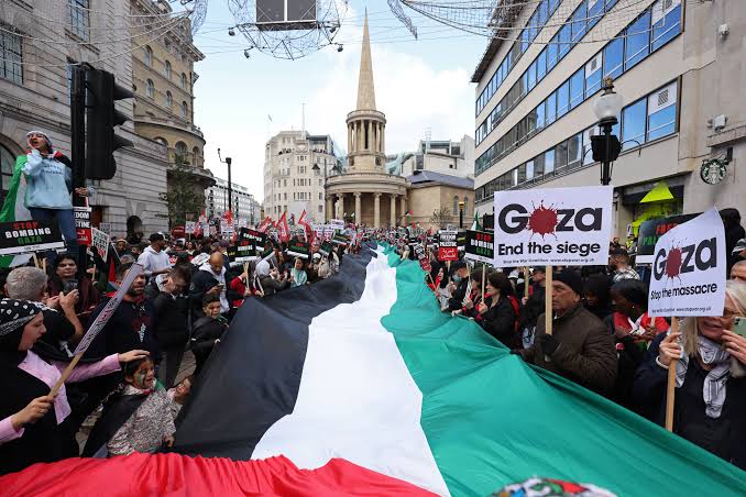 Londres Manifestation Massive En Solidarit Avec Le Peuple De