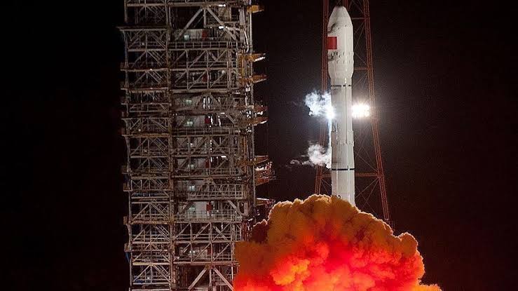 Chine lancement d un nouveau satellite VIDÉO