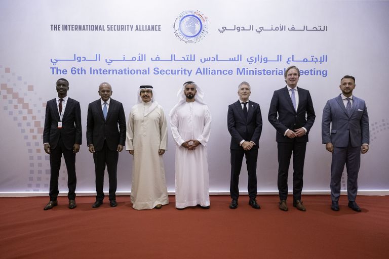 الفريق الشيخ سيف بن زايد آل نهيان