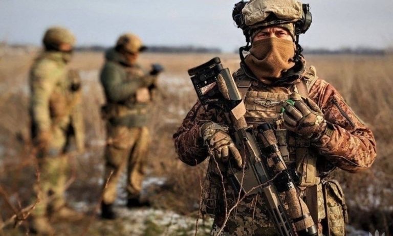 متطوعون بولنديون في أوكرانيا ستولتنبرغ مع قوات الناتو