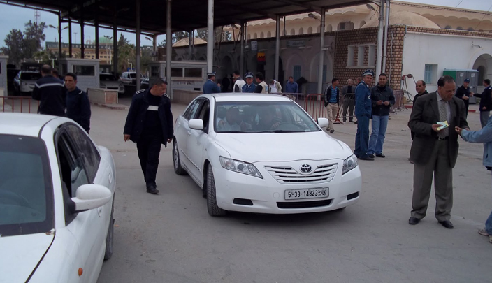 معبر رأس جدير بين تونس وليبيا
