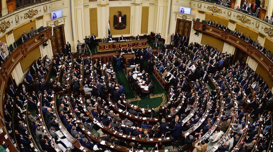 البرلمان المصرى يدعو لحل سياسي للأزمة الليبية