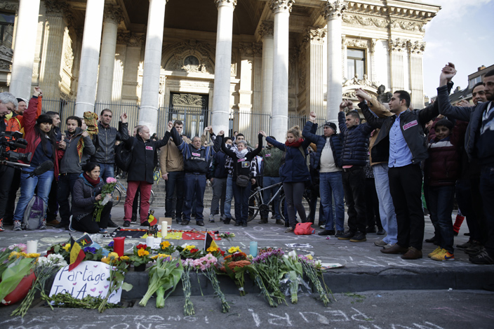 تأبين ضحايا تفجيرات بروكسل في بلجيكا - وكالة الأنباء الفرنسية