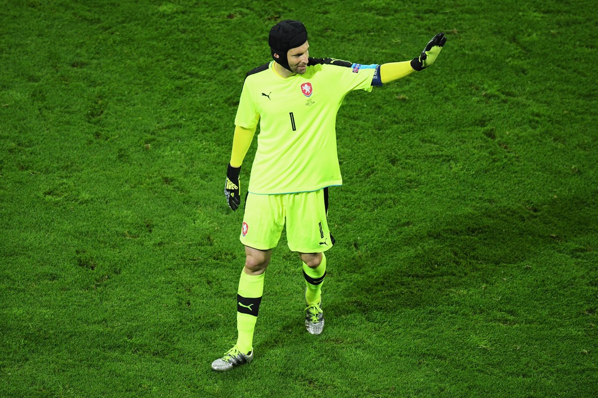 بيتر تشيك حارس مرمى منتخب التشيك ونادي أرسنال الإنجليزي