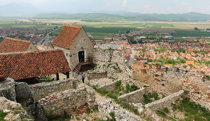 منظر عام لبلدة راشنو من أعلى القلعة