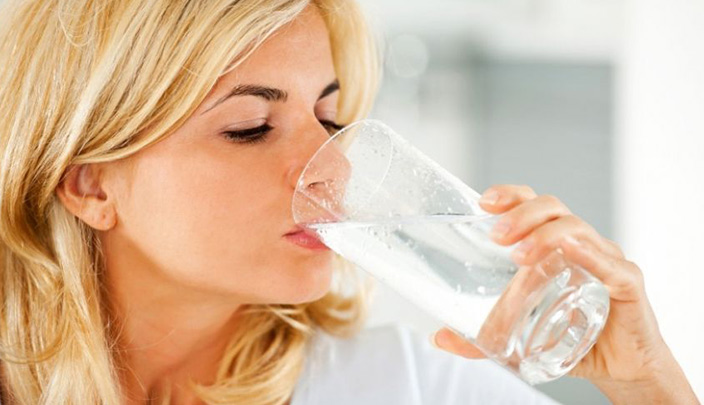 7 أسباب وراء زيادة شعورك بالعطش