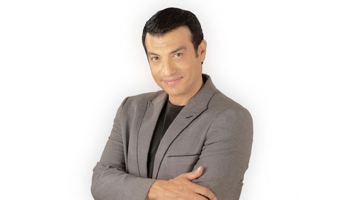 المغني المصري إيهاب توفيق