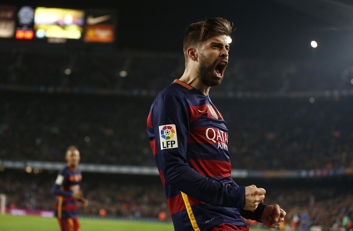 جيرارد بيكيه مدافع برشلونة الإسباني