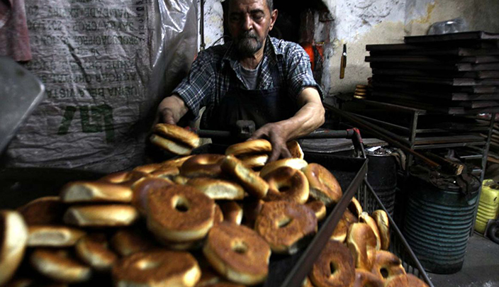 الكعك الشامي هلى يجد من يشتريه في غزة