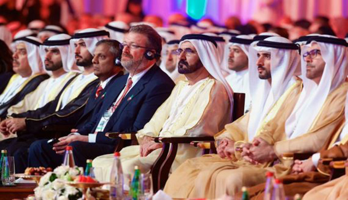 الشيخ محمد بن راشد آل مكتوم أثناء حضوره أعمال القمة