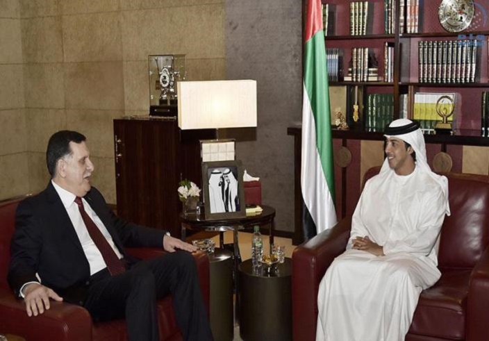 الشيخ منصور بن زايد آل نهيان نائب رئيس مجلس الوزراء خلال استقباله رئيس المجلس الرئاسي الليبي فايز السراج