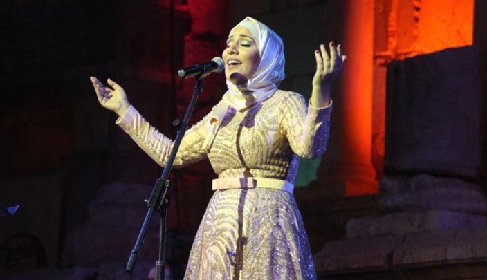 الفنانة الأردنية نداء شرارة على المسرح الجنوبي بمهرجان 