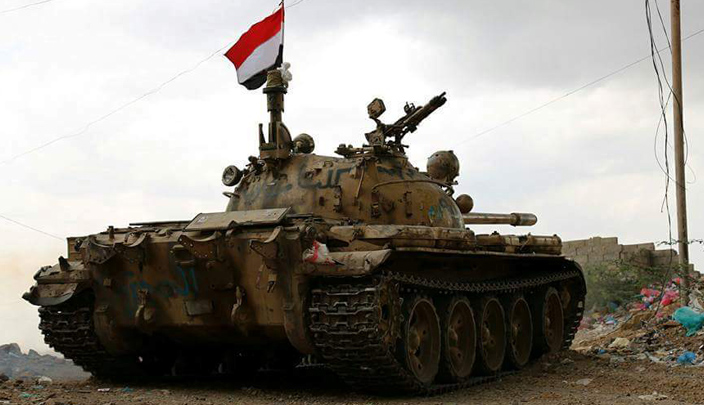 دبابة تابعة للمقاومة أثناء مواجهات السبت غرب تعز 