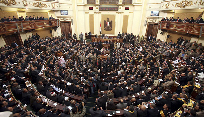 البرلمان المصري يحذر من تداعيات ضريبة القيمة المضافة
