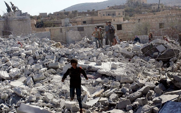 تدمير أحد المنازل في الرقة السورية جراء قصف للتحالف الدولي - أرشيفية