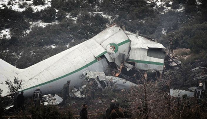 صورة لتحطم طائرة نقل عسكرية جزائرية فى 2014