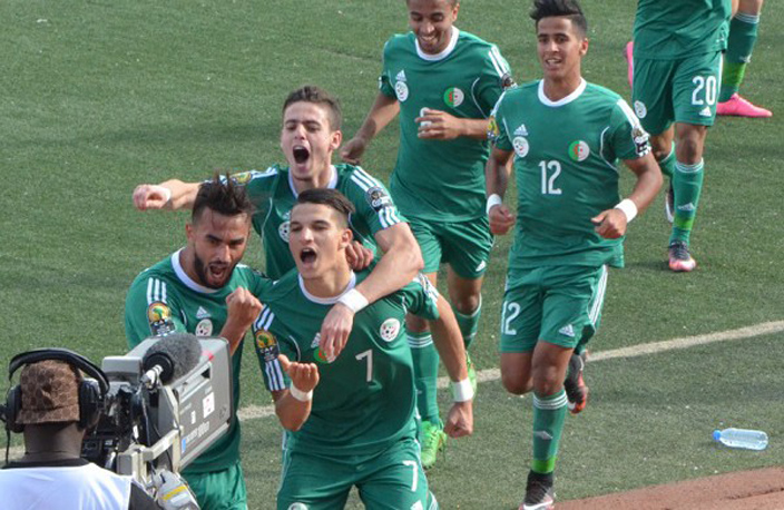 اللاعب زين الدين فرحات نجم المنتخب الجزائري