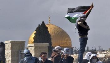 محللون يرون أن تسليم جثامين الشهداء سيؤجج الانتفاضة 