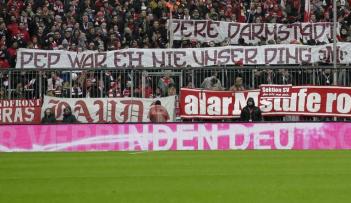 اللافتة التي أثارت الجدل