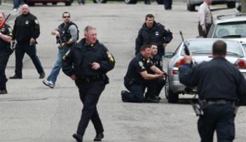 أفراد من الأمن الأمريكي