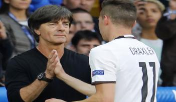 دراكسلر ومدربه لوف