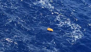 اليونان قالت أنها عثرت على سترات نجاة يرجح أن تكون تابعة للطائرة المصرية المفقودة