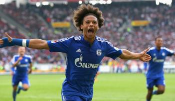 ليروي سانيه، لاعب وسط شالكه الألماني