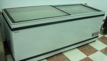 “الفريزر” في متجر البوظة 