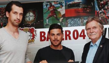 باير ليفركوزن الألماني يعلن تعاقده مع المهاجم كيفن فولاند