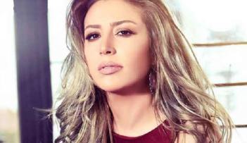 الفنانة جنات