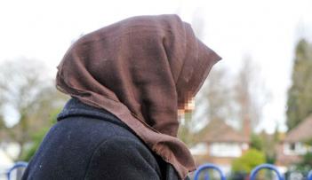 الطالبة لم تعد تخرج بمفردها خشية هجوم مماثل