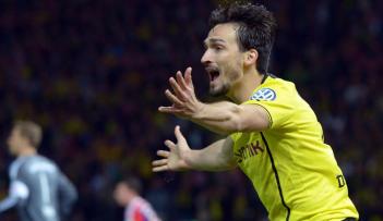 هوملز مدافع نادي بوروسيا دورتموند