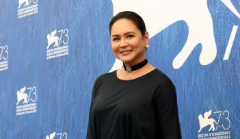 الممثلة تشارو سانتوس كونسيو قبل عرض فيلمها (أنج باباينج هومايو) في مهرجان البندقية