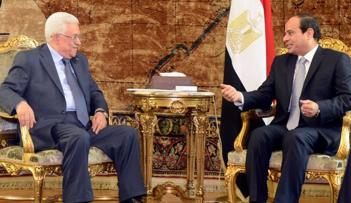 الرئيسان السيسي وعباس في لقاء سابق ... أرشيفية