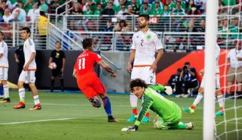 فوز تاريخي لتشيلي 