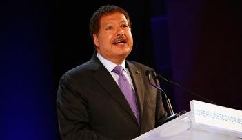 العالم الراحل أحمد زويل