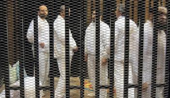 قيادات الإخوان داخل قفص المحاكمات 