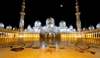 مسجد الشيخ زايد الكبير في أبوظبي