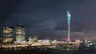 بالصور .. دبي تتألق ببرج جديد مخصص للقفز والتسلق يضاهي إفرست