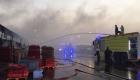 صور..الدفاع المدني يسيطرعلى حريق سوق الخضروات بميناء أبو ظبي
