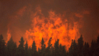 حريق غابات في كندا يخرج عن السيطرة والآلاف يغادرون منازلهم