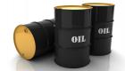 وفرة المخزون الأمريكي تهبط  بأسعار النفط 