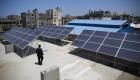 بالفيديو.. حر الصيف يدفع أهالي غزة إلى الطاقة الشمسية