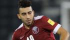 معركة جانبيه تنتهي بإنذار لاعب قطر في مواجهة أوزبكستان