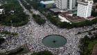 احتجاجات بالآلاف بإندونيسيا ضد حاكم جاكرتا
