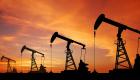 النفط يتخلى عن أقوى صعود بسبب المخزون الأمريكي
