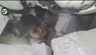 إنقاذ طفل سوري من تحت الأنقاض