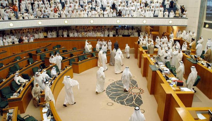 تنوعت أسباب حل البرلمان الكويتي على مدار 40 عاما