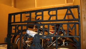 البوابة النازية المسروقة