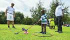 كوت ديفوار: تعليم أطفال فقراء الغولف في نادٍ للأغنياء